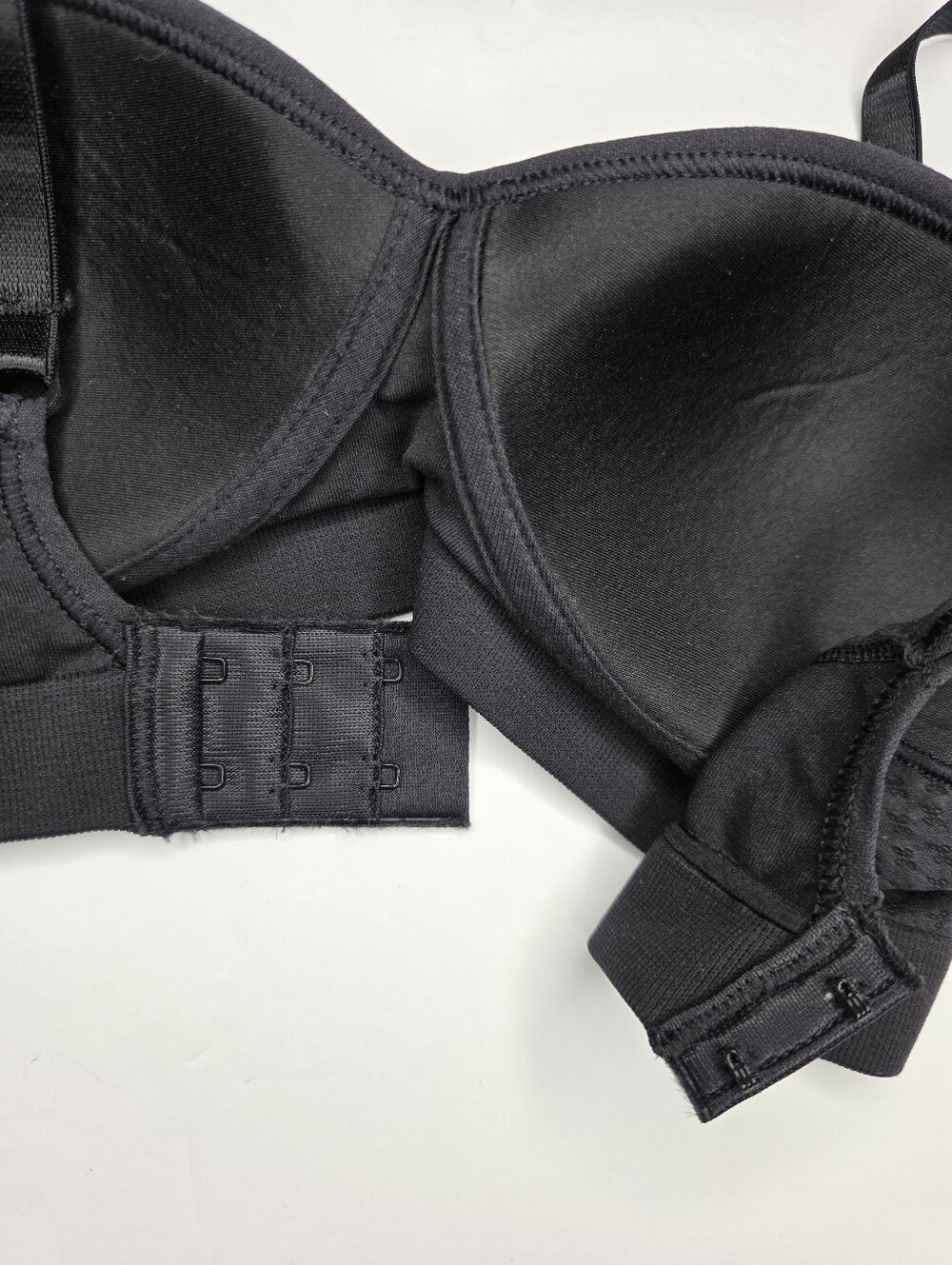 Barely There Wirefree Bra Black Size XS NWT - Picture 8 of 11